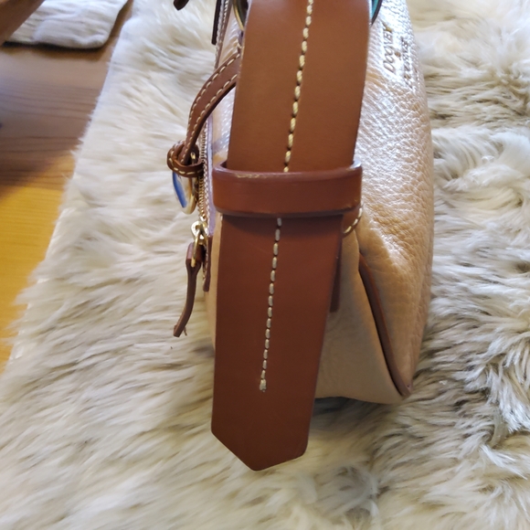 Dooney & Bourke Vintage Moon Bag Beyond EUC - Picture 4 of 16